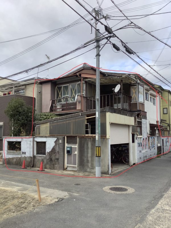 高槻市芥川町で解体工事を始めます！